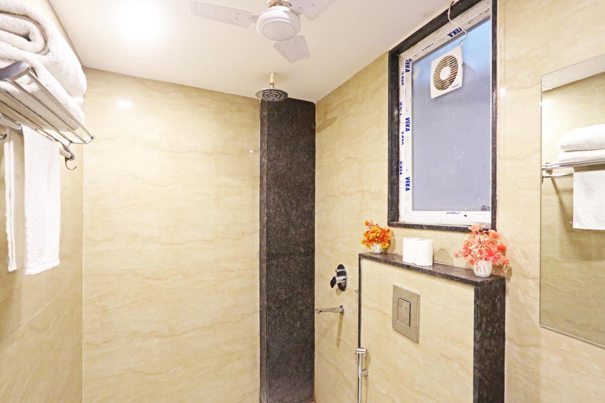 Hotel Mayfair Just A Minute Away From New Delhi Railway Station And Connaught Place Екстер'єр фото